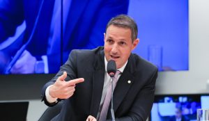 Secretário de Segurança de São Paulo, Guilherme Derrite, debate PEC da Segurança Pública na Câmara | Foto: Lula Marques/Agência Brasil