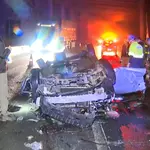 Destroços do carro, que caiu de altura de 10 metros e matou 4 jovens em SP