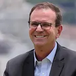 Eduardo Paes, prefeito do Rio, é o malandro-exibição, devidamente autorizado a circular entre repartições com aquela autoconfiança de quem acredita que esperteza performativa substitui inteligência | Foto: Reprodução/X
