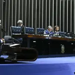 Senador Eduardo Girão durante sessão em plenário | Foto: Jefferson Rudy/Agência Senado
