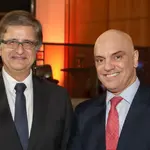 Gonet e Moraes, em jantar de homenagem ao procurador por assumir o cargo de PGR, em 18/12/2023 | Foto: Divulgação/ANPR