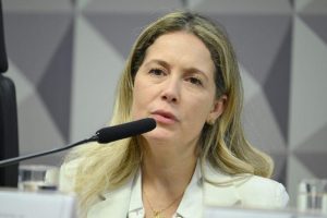 O ministro do STF André Mendonça concedeu prisão domiciliar a Thaísa