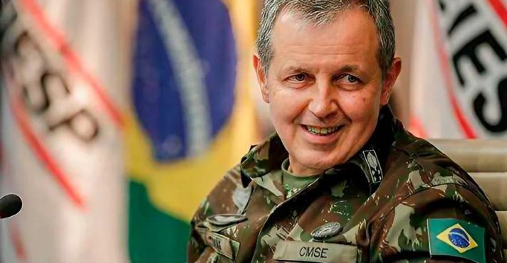 O comandante do Exército, Tomás Paiva