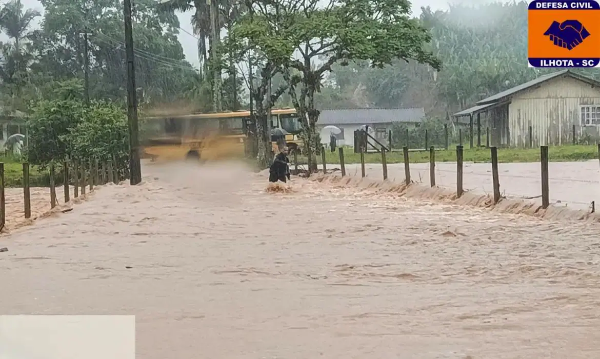 Temporais atingem a região Norte de Santa Catarina desde a madrugada do dia 25