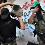 O Exército de Israel reforçou o pedido para que a população aguarde a identificação oficial, que será compartilhada primeiramente com os familiares. Os terroristas devem cumprir o acordo estabelecido | Foto: Reprodução/Flickr