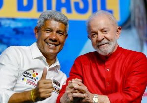 Jerônimo Rodrigues, governador da Bahia, e Lula, durante evento em Juazeiro (BA) - 17/07/2025 | Foto: Ricardo Stuckert/PR