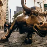 O touro de Wall Street, símbolo de força no mercado financeiro norte-americano | Foto: Reprodução/X