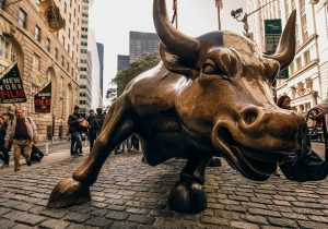 O touro de Wall Street, símbolo de força no mercado financeiro norte-americano | Foto: Reprodução/X