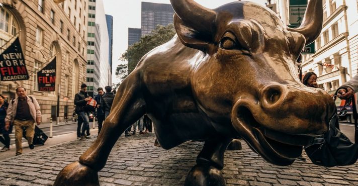 O touro de Wall Street, símbolo de força no mercado financeiro norte-americano | Foto: Reprodução/X