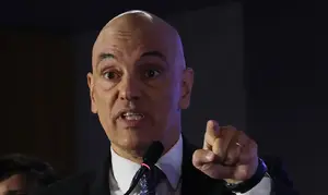 Alexandre de Moraes STF prisão Bolsonaro recursos defesa
