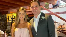 O casal Rebeca e Alexandre Ramagem, durante evento social | Foto: Reprodução/Instagram/@rebecaramagem