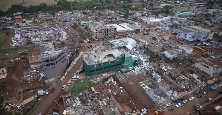 Vista aérea de Rio Bonito do Iguaçu, que teve 90% da sua área urbana destruída | Foto: Reprodução/Twitter/X