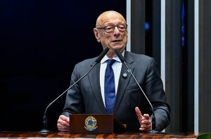 O senador Esperidião Amin (PP-SC), em pronunciamento no Plenário | Fonte: Agência Senado