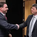 Segundo apurou Oeste, Tarcísio e Flávio têm conversado com frequência desde a prisão de Bolsonaro | Foto: Reprodução/X