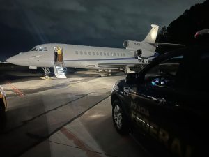 Jatinho particular que seria usado por banqueiro para deixar o país, segundo a Polícia Federal | Foto: Divulgação/PF