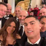 Cristiano Ronaldo posa para foto em evento na Casa Branca
