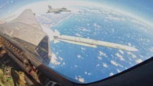 Míssel do Gripen foi disparado contra drone na costa do Rio Grande do Norte | Foto: Sargentos Frutuoso DCTA e Müller Marin/ CECOMSAER