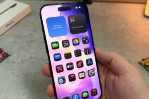 Para alcançar 5,64 mm de espessura no iPhone Air, a empresa sacrificou recursos como uma câmera traseira sem lentes ultra-wide e telefoto, e apenas um alto-falante | Foto: Reprodução/X