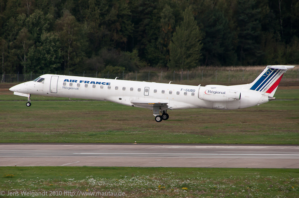 Um jato Embraer ERJ-145 da companhia aérea francesa AirFrance | Foto: Reprodução/Wikimedia Commons
