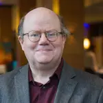 Criador da Wikipédia, Larry Sanger questiona: 'Até onde a esquerda irá na tentativa de refazer o mundo como deseja?' | Foto: Ahslee Best/Discovery Institute
