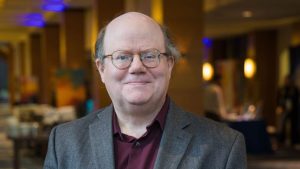 Criador da Wikipédia, Larry Sanger questiona: 'Até onde a esquerda irá na tentativa de refazer o mundo como deseja?' | Foto: Ahslee Best/Discovery Institute