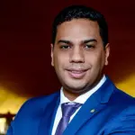 Ministro do TCU que arquivou processo contra Hugo Motta tinha funcionária fantasma