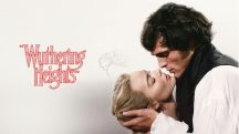 Pôster de O morro dos ventos uivantes revela Jacob Elordi e Margot Robbie com o Heathcliff e Catherine | Foto: Divulgação/Warner Bros.