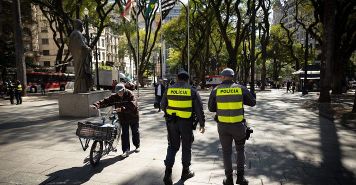 Policias fiscalizam o centro de São Paulo | Foto: Divulgação/Agência SP