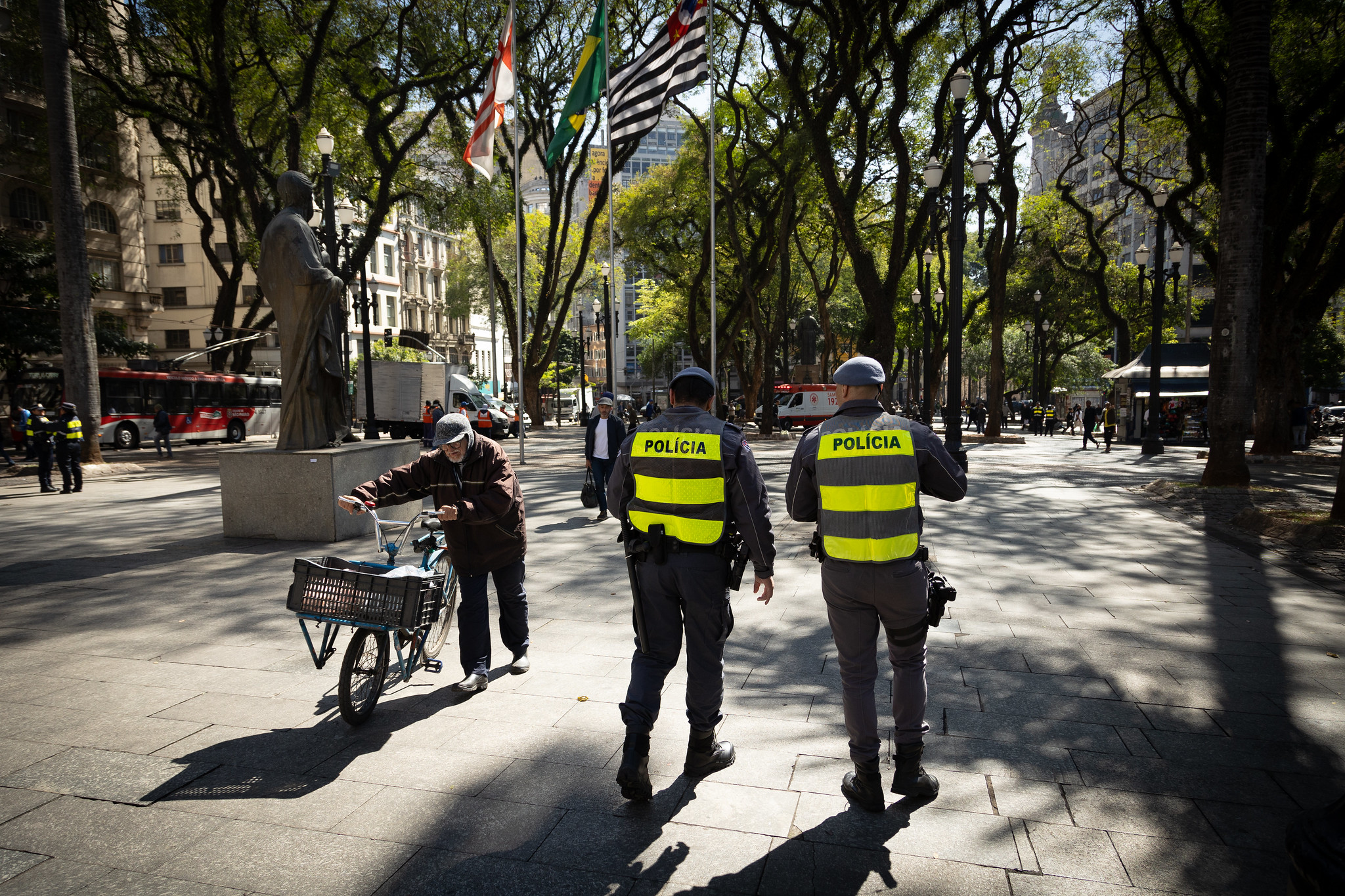 Policias fiscalizam o centro de São Paulo | Foto: Divulgação/Agência SP