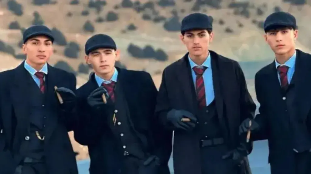 Talibã interroga afegãos por usarem roupas inspiradas em Peaky Blinders