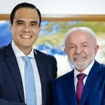À esquerda, Gustavo Feliciano; à direita, Luiz Inácio Lula da Silva