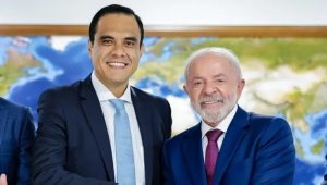 À esquerda, Gustavo Feliciano; à direita, Luiz Inácio Lula da Silva