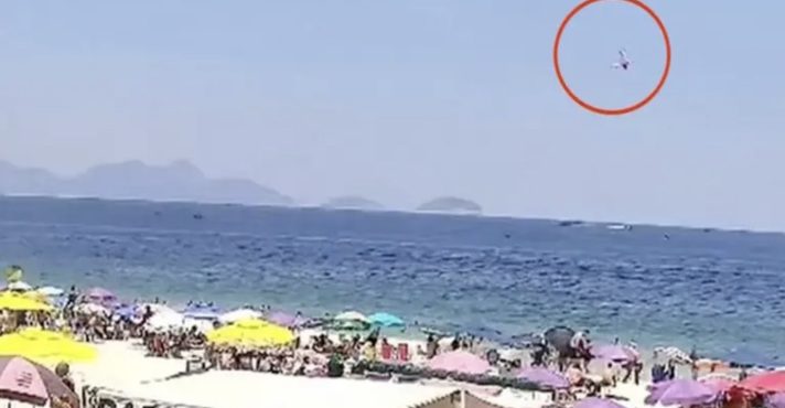 O acidente com o avião em Copacabana ocorreu neste sábado, 27 | Foto: Reprodução/Redes sociais