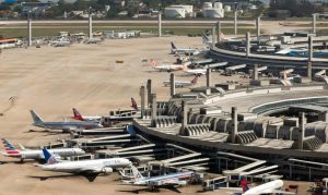 Segundo governo, acordo garante normalidade nos aeroportos brasileiros | Foto: Daniel Basil/Gov Brasil/Wikipedia