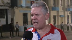 O ex-ministro de Cuba, Alejandro Gil Fernández durante um discurso | Foto: Reprodução/Redes Sociais