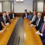 Reunião entre membros do Comitê de Política Monetária: segunda maior taxa real do mundo | Foto: Divulgação/Banco Central