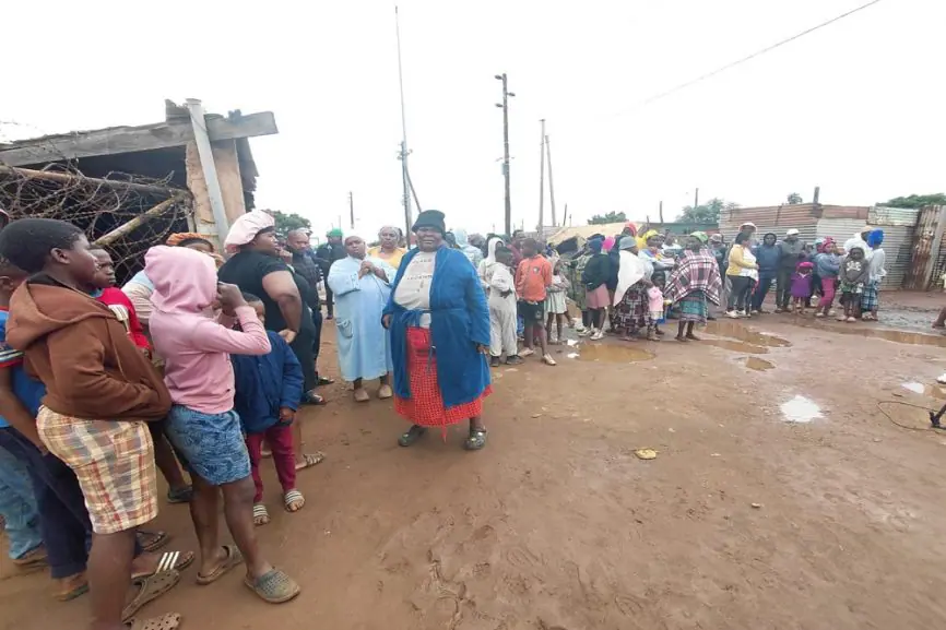 Moradores de Bekkersdal, na África do Sul, temem a violência | Foto: SABC News/Divulgação