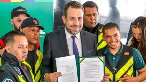 Guilherme Boulos em evento com associações: questionamento sindical | Foto: Reprodução/X