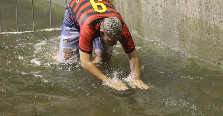 Torcedor do Sport de Recife deixa o estádio depois de ver o seu time perder de 4 a 0 para o Grêmio: a pior campanha | Foto: Reprodução/X