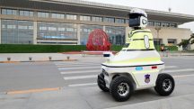 Modelo autônomo e compacto em operação nas ruas de Beijing, na China | Foto: Reprodução/X