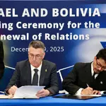 Representantes de Israel e Bolívia assinam retomada de relações diplomáticas | Foto: Shmulik Almani/Governo de Israel