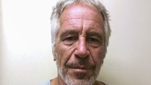 O financista norte-americano Jeffrey Epstein, em uma fotografia tirada para o registro de agressores sexuais - 28/3/20217 | Foto: Divisão de Serviços de Justiça Criminal do Estado de Nova York/Divulgação via Reuters