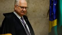 O presidente do STF, Luiz Edson Fachin, chega para sessão plenária no Supremo, em Brasília - 4/12/2025 | Wilton Junior/Estadão Conteúdo