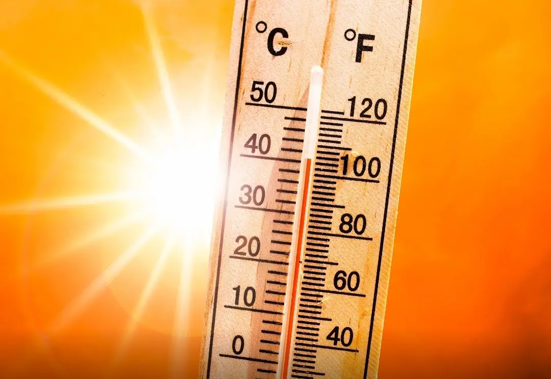 O Brasil segue sob domínio de um forte bloqueio atmosférico, mantendo as temperaturas até 5 °C acima da média | Foto: Reprodução/X