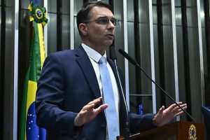 Flávio Bolsonaro nomes ministros campanha presidencial