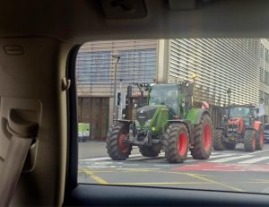 Manifestação de agricultores em Bruxelas nesta quinta-feira, 18