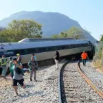 Trem descarrilhado no México