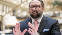 Jason Miller, conselheiro político de Donald Trump: apoio a Flávio Bolsonaro | Foto: Reprodução/Instagram