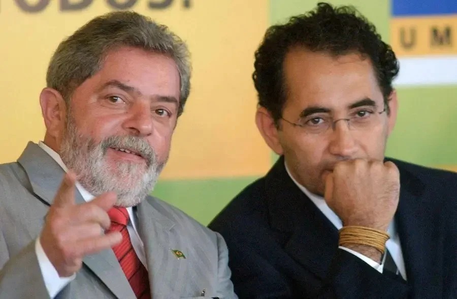 Lula e João Paulo Cunha, em 2006, quando o esquema de propinas já estava em operação no governo petista | Foto: Reprodução/Redes sociais