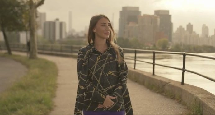 Marina Lacerda, brasileira vítima do empresário Jeffrey Epstein